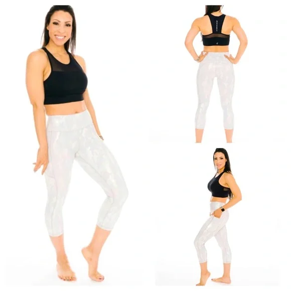 ZYIA Silver Camo Metallic Pocket Light n Tight Hi-Rise Capri 20" Leggings Sz M - Picture 5 of 16